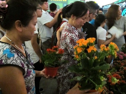 Chết cười với slogan trong gala Tắt đèn Bật ý tưởng 2013 - ảnh 6