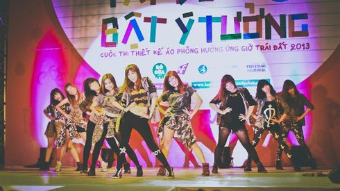 Chết cười với slogan trong gala Tắt đèn Bật ý tưởng 2013 - ảnh 59