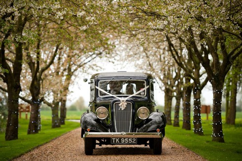 Chọn xe hoa đúng chuẩn cho ngày cưới thêm tuyệt vời - ảnh 2