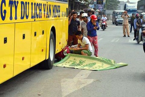 Nghệ An: Truy tìm chiếc xe tải tông cụ ông 70 tuổi tử vong - ảnh 1