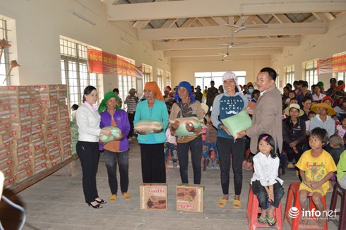 Báo Infonet trao quà cho bà con đồng bào nghèo tại Đắk Lắk - ảnh 2