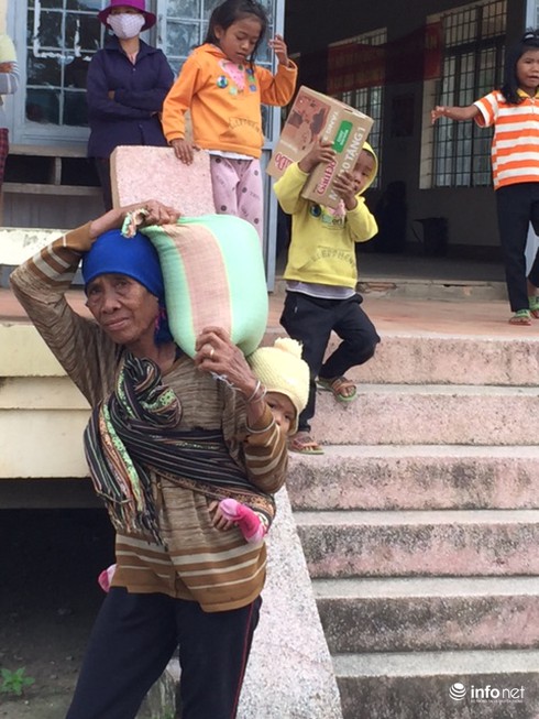 Báo Infonet trao quà cho bà con đồng bào nghèo tại Đắk Lắk - ảnh 3