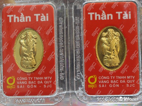 Hà Tĩnh: Nhẫn lông voi bằng vàng, vòng phong thủy đắt khách ngày vía Thần Tài - ảnh 4