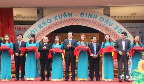 Nghệ An Bế mạc hội Báo Xuân Đinh Dậu 2017 - ảnh 2