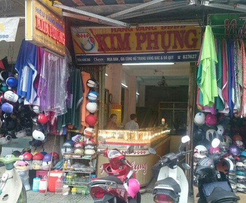 Huế: Giả vờ vào tiệm vàng hỏi mua dây chuyền rồi cướp - ảnh 1