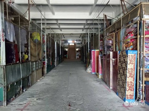 Hà Tĩnh: Hàng trăm tiểu thương đóng cửa kéo đi gặp chủ tịch tỉnh - ảnh 1