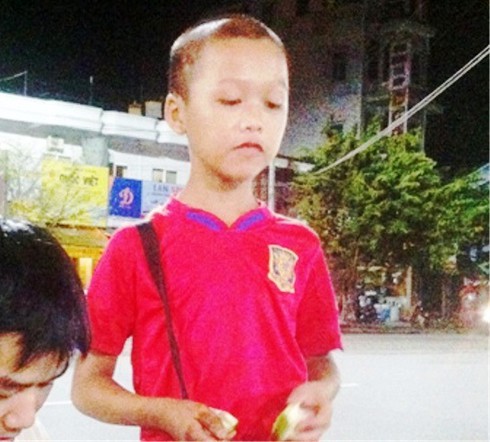 Huế: Xin mẹ ở lại bán vé số, bé trai 14 tuổi mất tích bí ẩn - ảnh 1