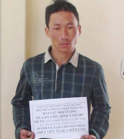 Mang hơn 2 tỷ đồng trái phép sang Lào - ảnh 1