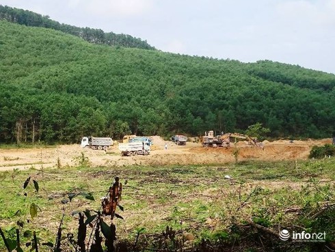 Huế: Doanh nghiệp ngang nhiên “đào trộm” đất đi bán giữa ban ngày - ảnh 1