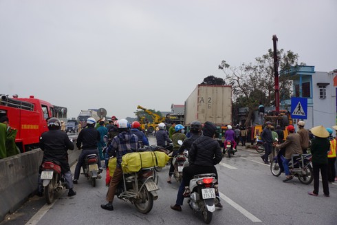 Thanh Hóa: Xe giường nằm đâm xe đầu kéo rồi cùng bốc cháy, hành khách hoảng loạn - ảnh 11