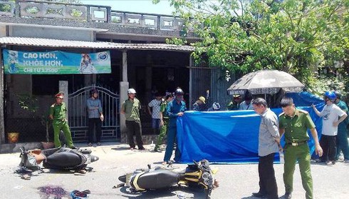 Huế: Xe máy đối đầu, 3 người thương vong - ảnh 1