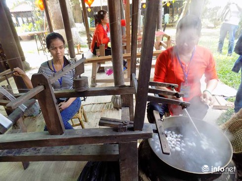 Lễ hội khinh khí cầu được tổ chức lần đầu tại Festival Nghề truyền thống Huế - ảnh 2