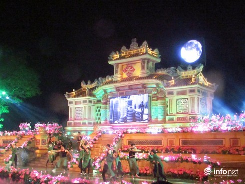 Lung linh đêm Khai mạc Festival Nghề truyền thống Huế 2017 - ảnh 8