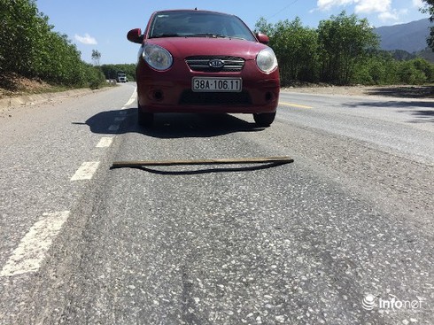 Hà Tĩnh: Đường ngàn tỉ đầy những