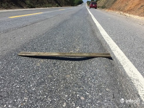 Hà Tĩnh: Đường ngàn tỉ đầy những