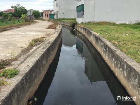 Hà Tĩnh: Ô nhiễm nghiêm trọng, lòng hồ Cầu Khoai chỉ còn bằng ... con lạch nhỏ - ảnh 1