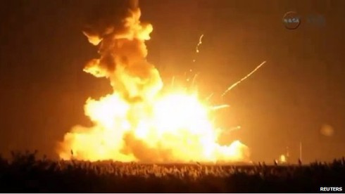 Tên lửa và tàu vũ trụ của NASA phát nổ ngay sau khi cất cánh - ảnh 2