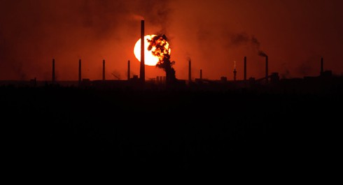 Quân đội Ukraine tấn công một nhà máy hóa chất ở Donetsk - ảnh 1