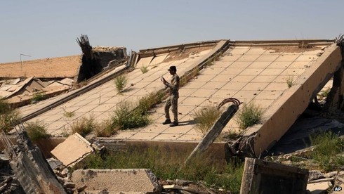 Mộ của Saddam Hussein bị phá hủy trong giao tranh - ảnh 1