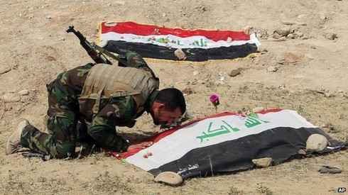 Khai quật các mộ tập thể của 1.700 người bị IS hành quyết - ảnh 3