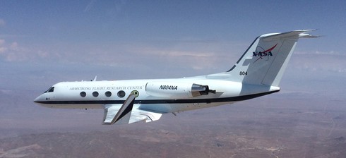 Không quân Mỹ sắp có máy bay tự xẻ cánh biến hình mới - ảnh 1