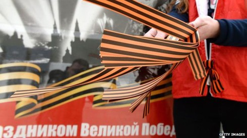 Thú vị hình ảnh ruy băng Thánh George trong Ngày Chiến thắng ở Nga - ảnh 1