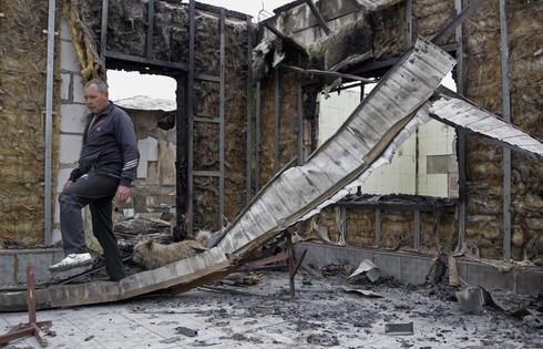 Quân đội Kiev nã pháo vào khu vực quân ly khai 43 lần - ảnh 1