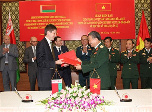 Việt Nam và Belarus ký thỏa thuận công nghệ quốc phòng mới - ảnh 1