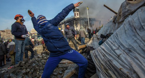 Cựu Thủ tướng Ukraine: Phong trào Maidan do tội phạm dàn dựng - ảnh 1