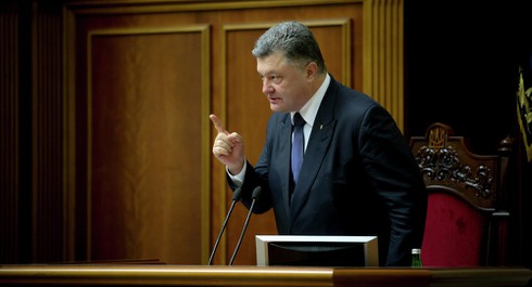 Ông Poroshenko mất kiểm soát với các phe cánh chống Nga? - ảnh 1