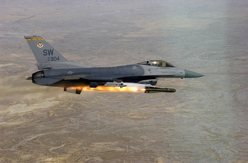 Máy bay F-16 của Mỹ có thể bay sau 92 năm hoạt động? - ảnh 1