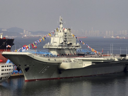 Máy bay J-15 của TQ tham gia huấn luyện trên tàu sân bay Liêu Ninh - ảnh 1