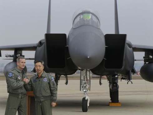 Kim Jong-un kêu gọi chế tạo bom