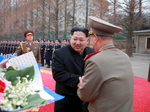 Kim Jong-un kêu gọi chế tạo bom