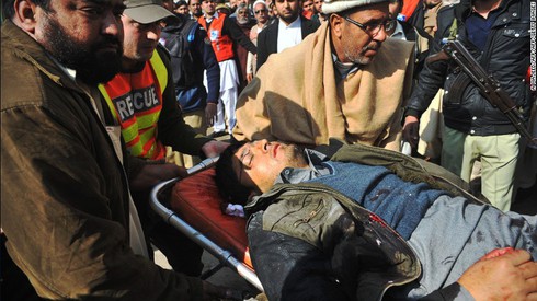 Pakistan: Phiến quân Hồi giáo xả súng vào trường học, 20 người chết - ảnh 1