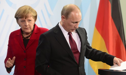 Chuyên gia NATO: Nga “hun nóng” khủng hoảng tị nạn ở Đức để lật đổ Merkel - ảnh 1
