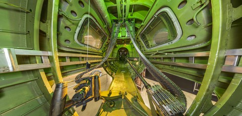 Cận cảnh bên trong các phi cơ chiến đấu nổi tiếng một thời - ảnh 6