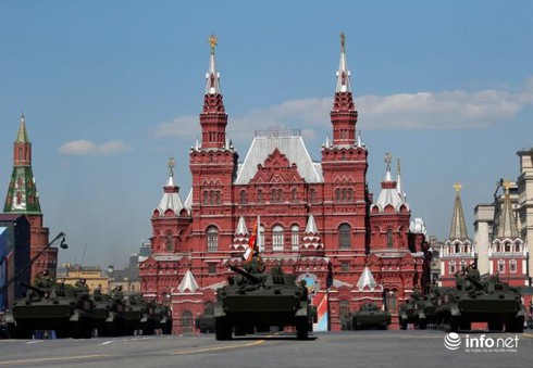 Tin thế giới 19h30: Bà Hillary Clinton đại thắng, IS ngày càng hoang mang - ảnh 2