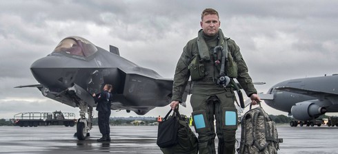 Tiêm kích hiện đại nhất thế giới F-35 sẵn sàng tham chiến trong tháng tới? - ảnh 1
