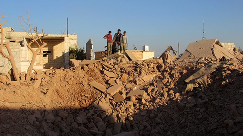 Máy bay liên quân Mỹ ném bom gần thành phố Aleppo, giết hại 6 người - ảnh 1