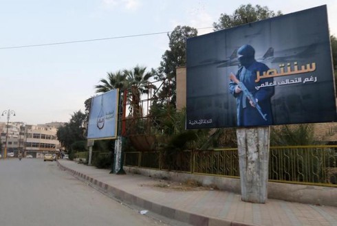 Quân nổi dậy ở Syria từng bước áp sát “thủ đô” của IS - ảnh 1