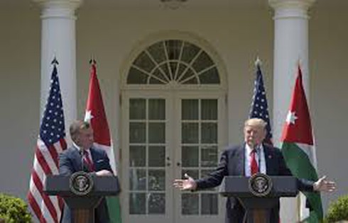 Trump thất vọng với Assad sau vụ tấn công hóa học, hứa sẽ có biện pháp mạnh - ảnh 1