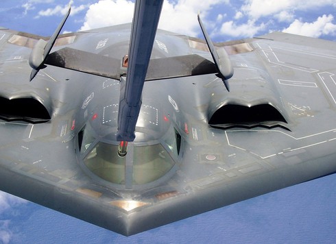 Năm loại vũ khí quân sự Donald Trump có thể dùng để