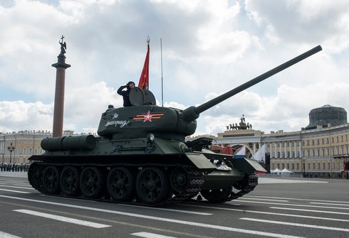 Cận cảnh dàn xe tăng “khủng” của Quân đội Nga - ảnh 1