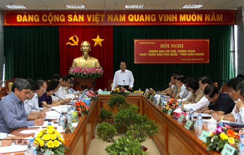 Bàn cơ chế phát triển “đảo ngọc” Phú Quốc - ảnh 1