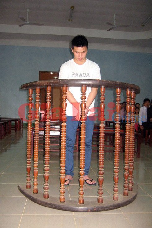 10 năm tù cho cậu học trò lớp 11 hiếp dâm bé gái - ảnh 1