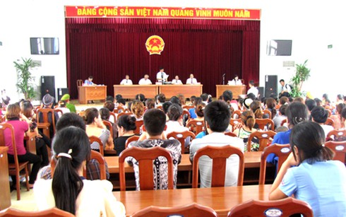 20 năm tù cho kẻ điên tình bắn mù đôi mắt người yêu - ảnh 1