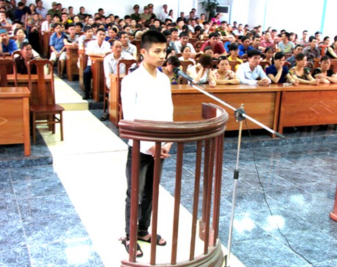 20 năm tù cho kẻ điên tình bắn mù đôi mắt người yêu - ảnh 2