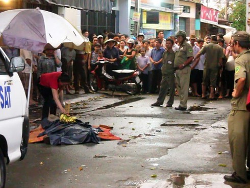 Nhân tính mất dần trên đường phố? - ảnh 1