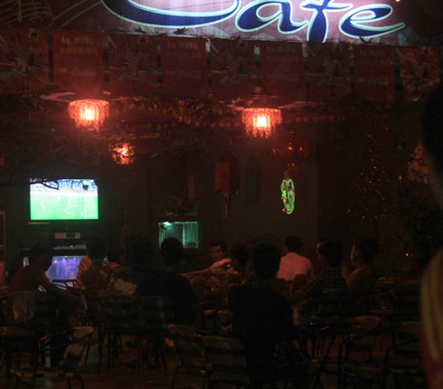 Quán cà phê thua lỗ xoay sang